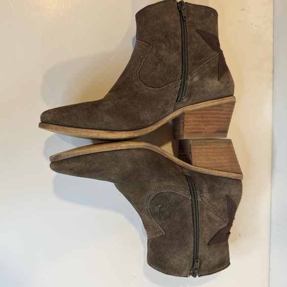 Steve Madden sage green Ankle Bootie with Suede Finish and stars S1.2 - Picture 9 of 14